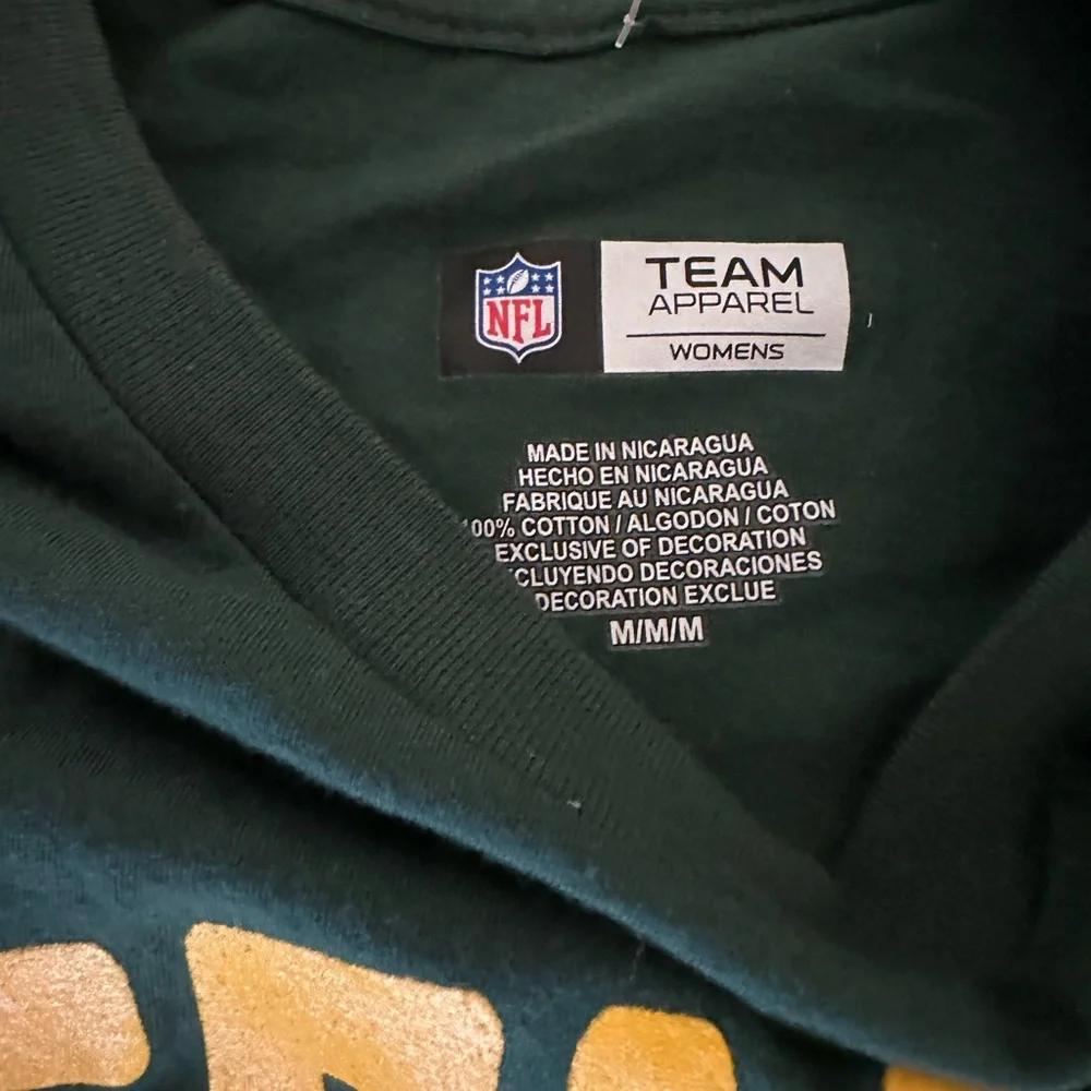 Green Bay Packers Women’s Graphic Tee – NWT - Picture 4 of 5